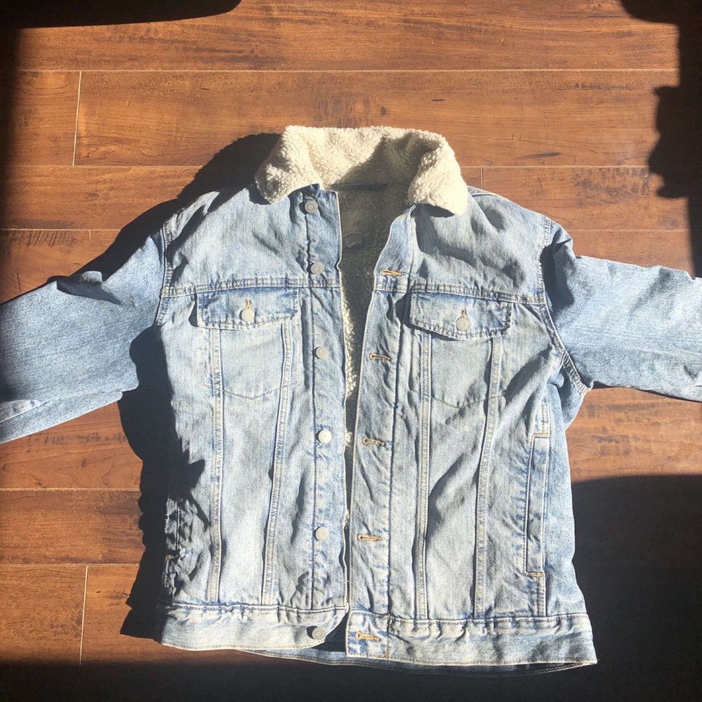 JEAN JACKET SHERPA LINING SIZE LARGE H&M